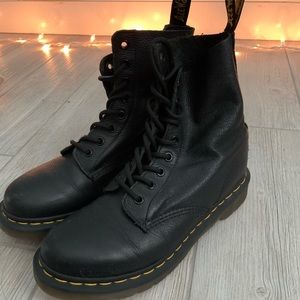 DR. MARTENS 1460 Pascal Virginia Leather